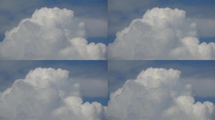 4k白色高积云全景烟雾在多云的天空中飞行。积雨云移动