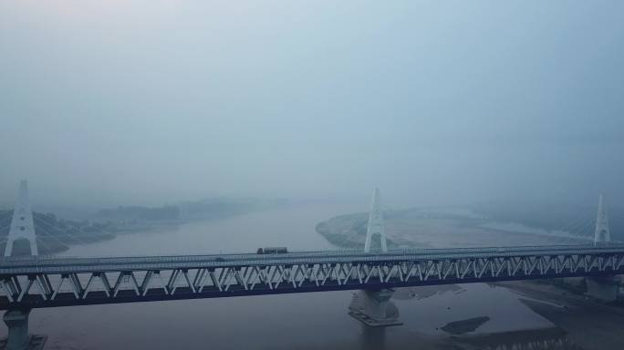 清晨的黄河大桥
