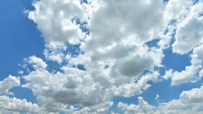 天空中移动的云时间流逝