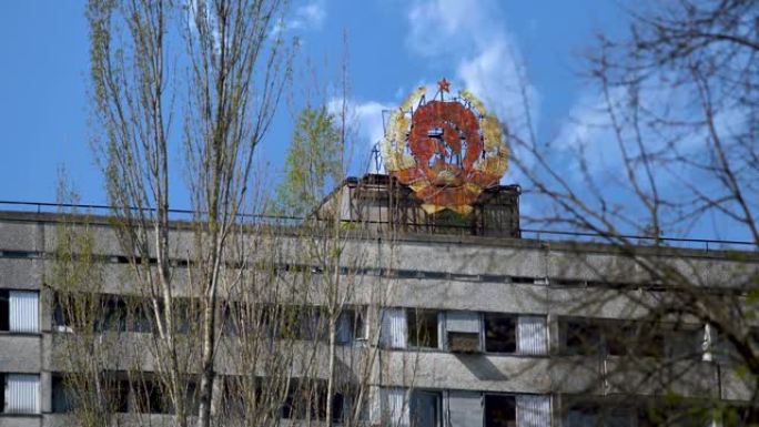 普里皮亚季市一座废弃的多层酒店建筑。切尔诺贝利禁区。