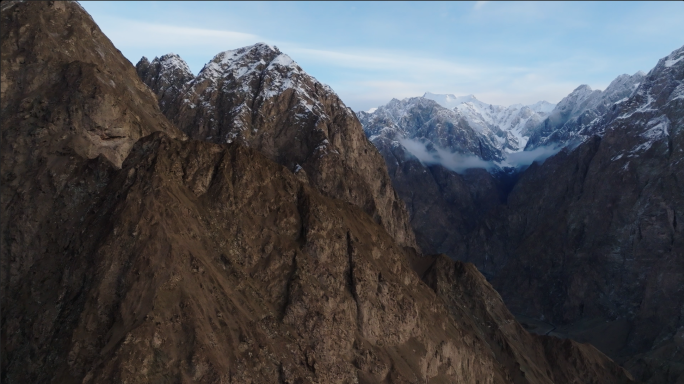 4k帕米尔高原峡谷雪山航拍有长焦