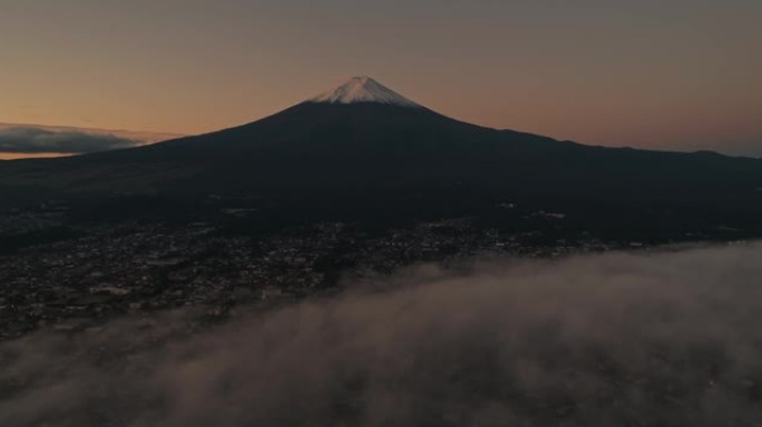 希望飞云流度流动云层富士山