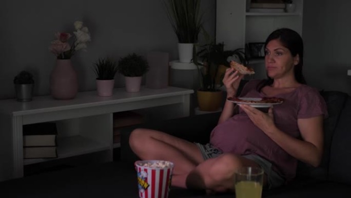 孕妇吃垃圾食品看电视-怀孕期间暴饮暴食