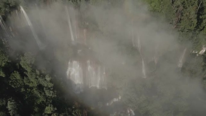 泰国塔克最大瀑布鸟瞰图