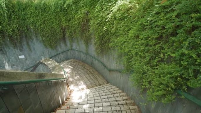新加坡坎宁堡公园隧道地下穿越螺旋楼梯