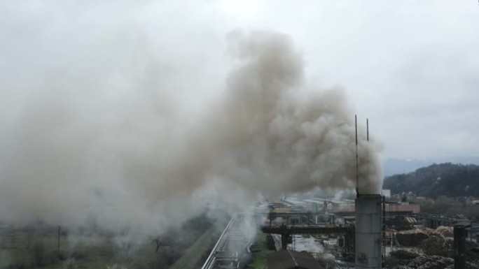 工业工厂未过滤的烟气正在污染