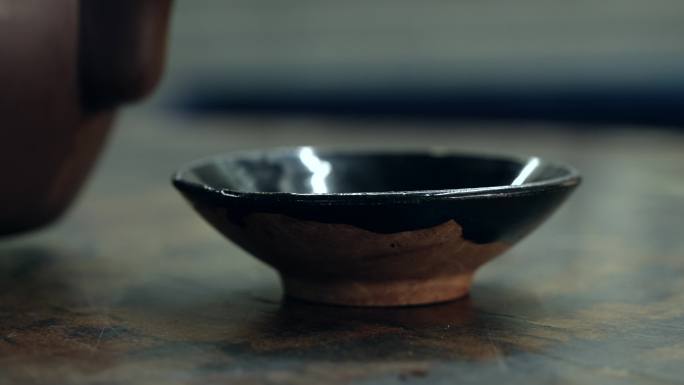 4K视频倒茶 黑瓷碗 老茶碗 茶碗 沏茶