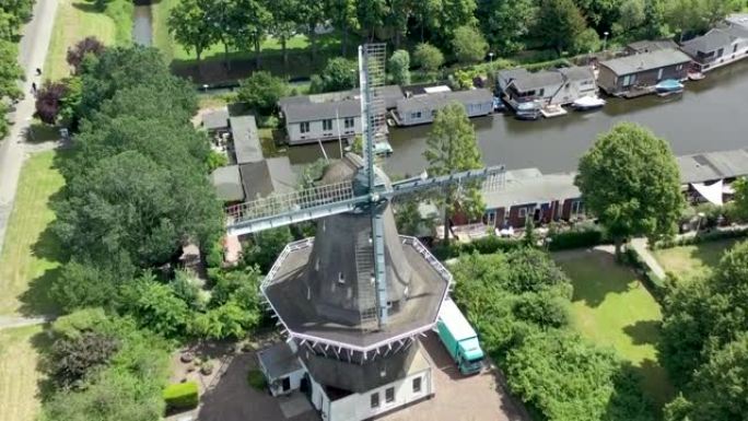 阿姆斯特丹著名风车的鸟瞰图-Molen De Bloem风车
