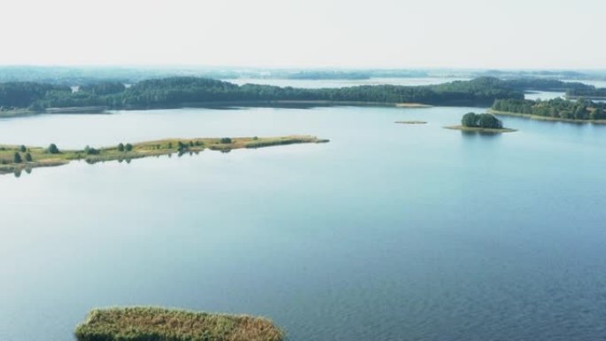 白俄罗斯维捷布斯克Voblast的Braslaw区。Potsekh湖的鸟瞰图，Slobodka村附近