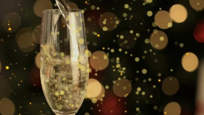 香槟上的金色灯光动画倒入玻璃中