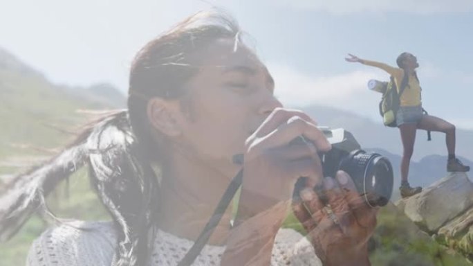 女人拍照和在山腰徒步旅行的合成