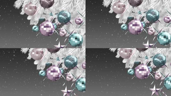 雪落在圣诞小玩意和挂在圣诞树树枝上的星星装饰上