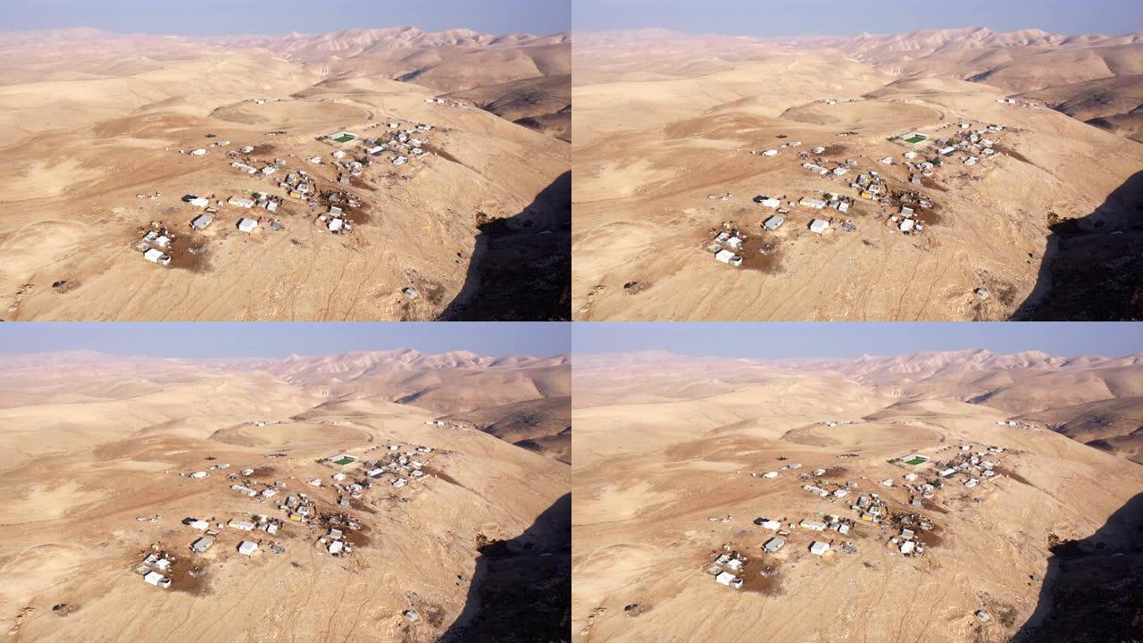 孤立的贝都因营地在犹太沙漠鸟瞰图