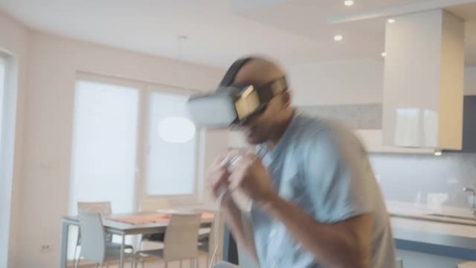 带有VR移动控制器的Man boxing