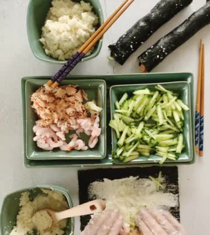 社交媒体寿司的垂直食品准备博客蒙太奇