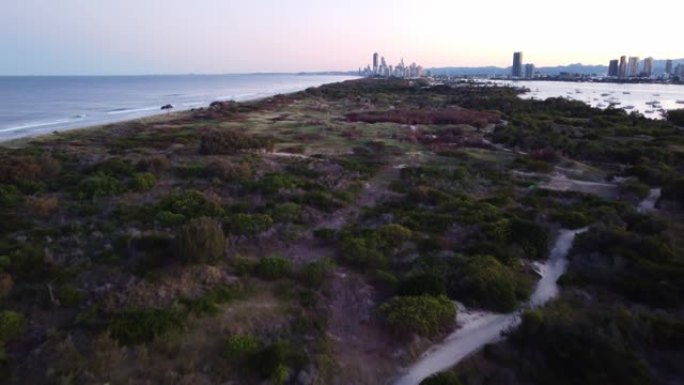 The Spit，澳大利亚黄金海岸，黄昏，以期冲浪者天堂