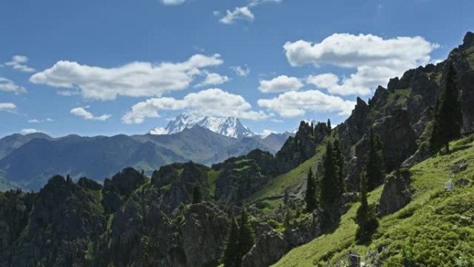 博格达雪山位于新疆维吾尔自治区