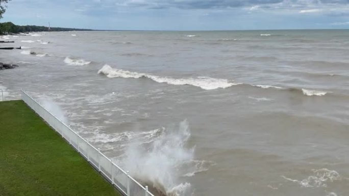 凯尼尔沃思海滩的密歇根湖风暴