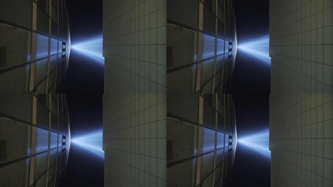 纽约市建筑物之间的9月11日纪念灯