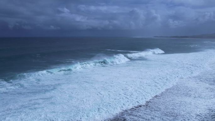 【4K航拍】气势磅礴大海海浪巨浪滔天翻滚