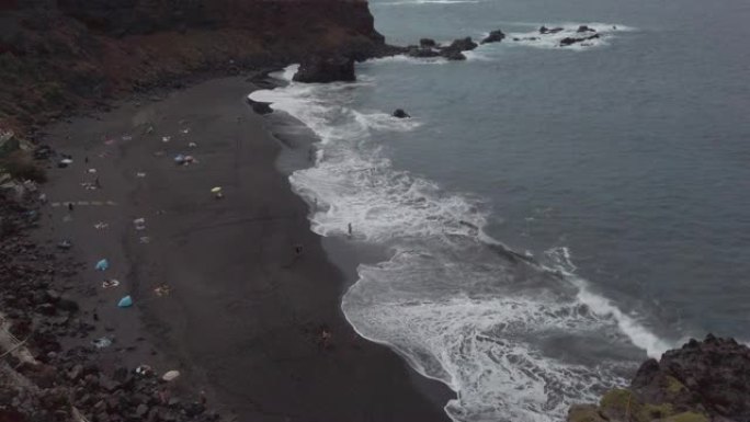 加那利群岛特内里费普拉亚博卢洛的黑沙滩鸟瞰图