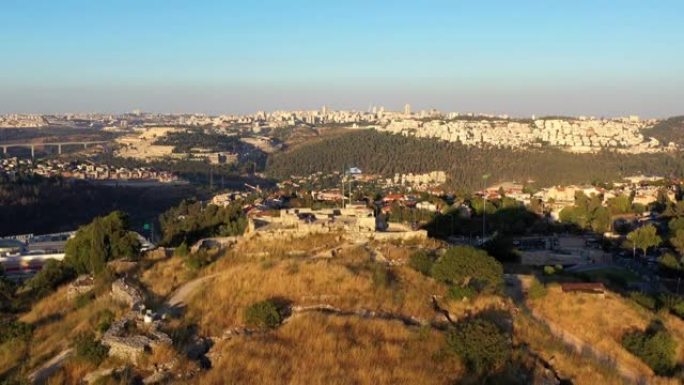 以色列空中城堡国家公园后面的耶路撒冷景观