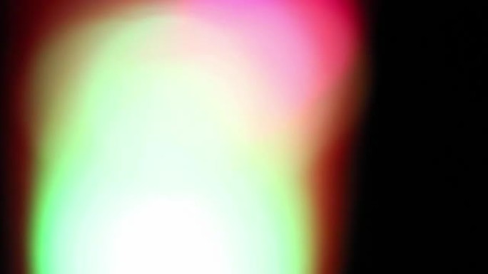 模糊的移动和闪烁的彩色发光二极管灯