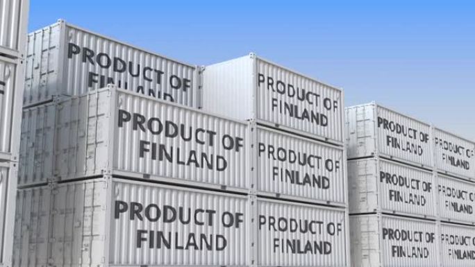 集装箱码头中带有芬兰产品文本的集装箱