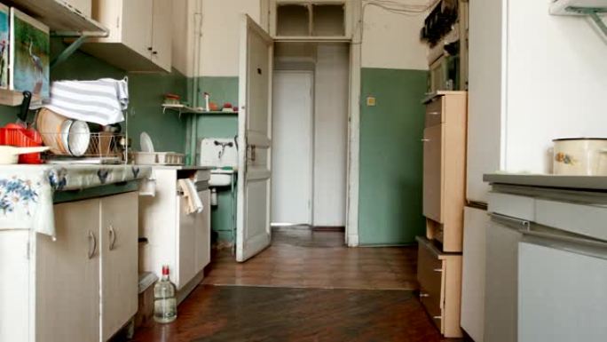 俄罗斯圣彼得堡公寓旧厨房全景