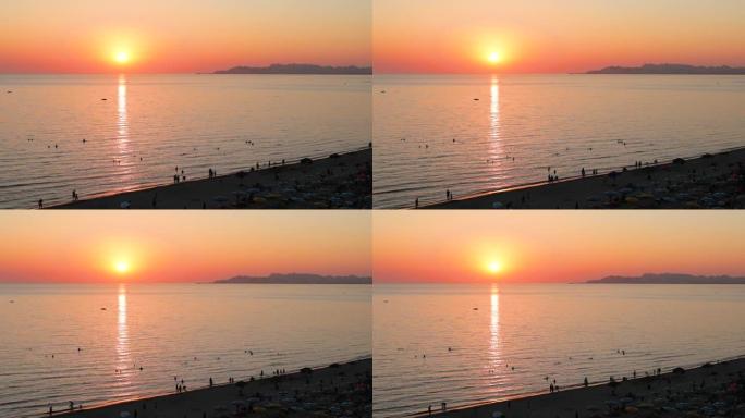 阿尔巴尼亚杜勒斯海滩海上戏剧性的日落