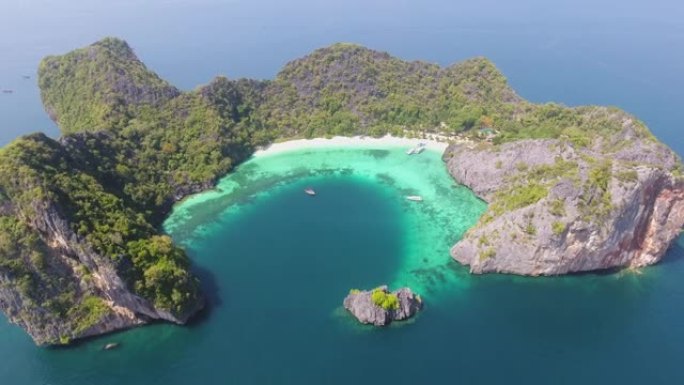 鸟瞰图美丽的热带白沙滩和缅甸拉廊安达曼海马鞋岛浮潜点。