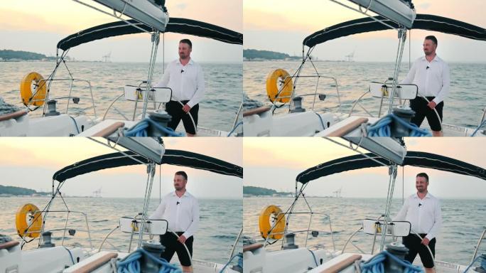 掌舵的游艇船长，在晚餐时驾驶游艇。晚餐时乘船旅行