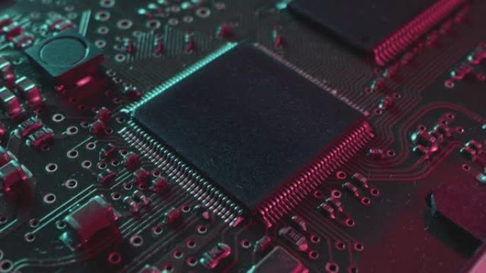未来概念可视化: 电路板CPU处理器微芯片启动人工智能数据数字化。数字线连接到大脑符号。