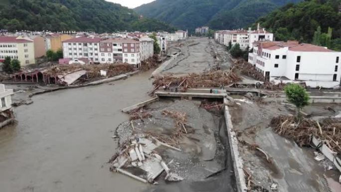 洪水袭击了土耳其的黑海省份。锡诺普·阿扬尼克。