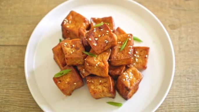 白芝麻红烧酱炒豆腐 -- 素食素食风格