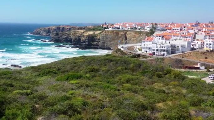 葡萄牙大西洋悬崖上建造的美丽的赞布吉拉·多3月鸟瞰图
