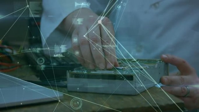 高加索人修复计算机硬件的手的连接网络动画