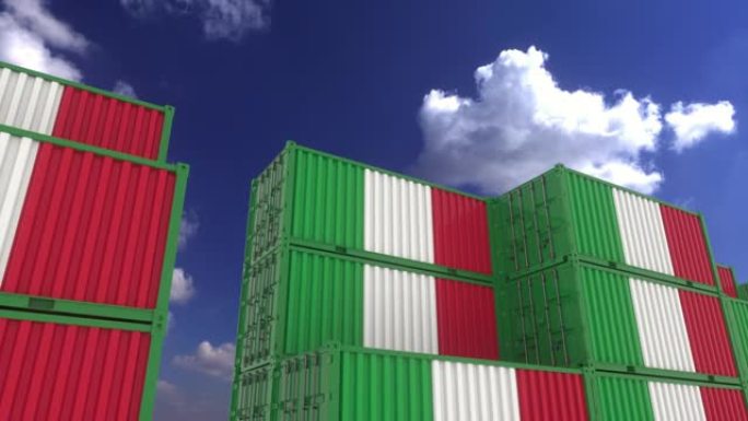 意大利国旗集装箱位于集装箱码头。意大利出口或进口概念，4K