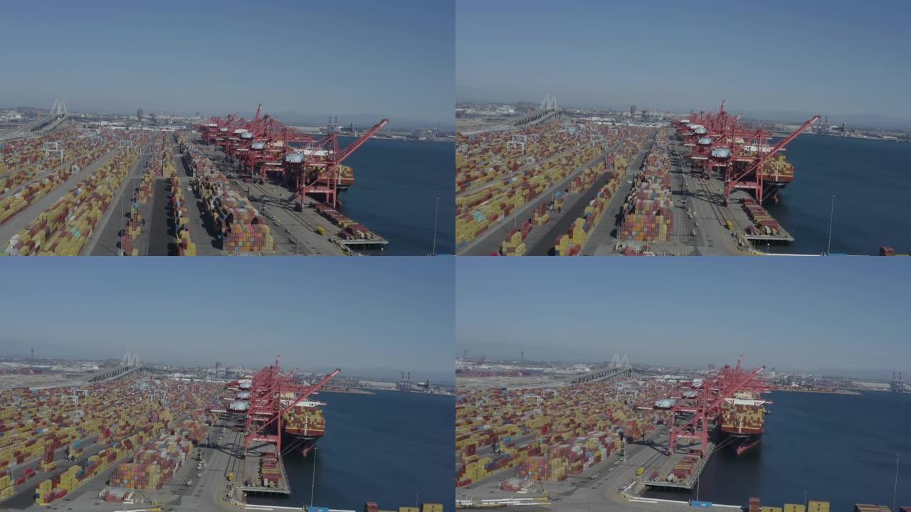美国加利福尼亚州长滩-2021年10月20日: 多式联运船舶在长滩港卸载数百个集装箱