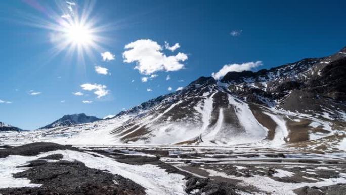 雪山上空云层的时间推移视频