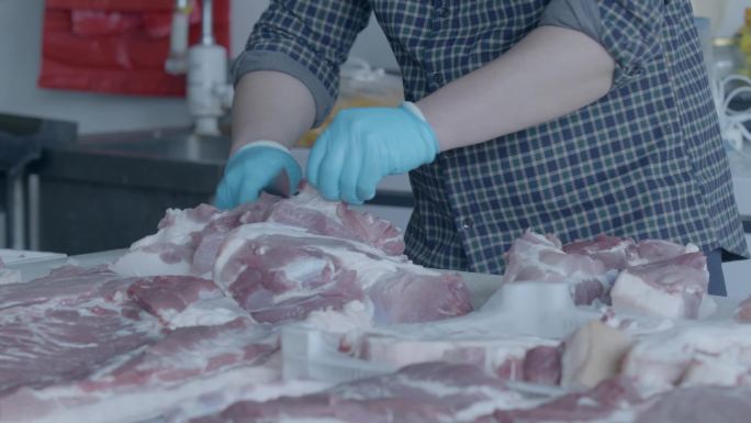 市场肉禽销售、猪肉鸡肉特写