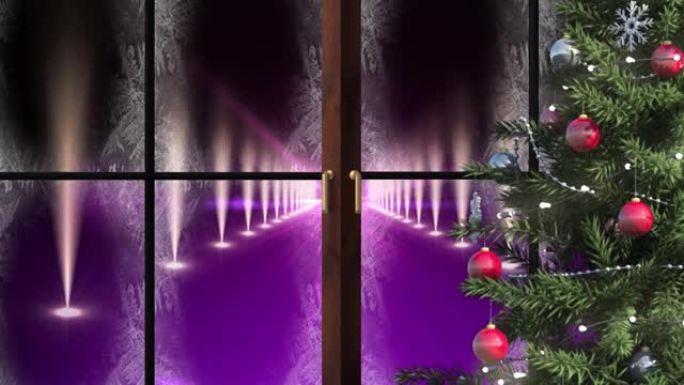 紫色背景上的圣诞树和木制窗框对着聚光灯