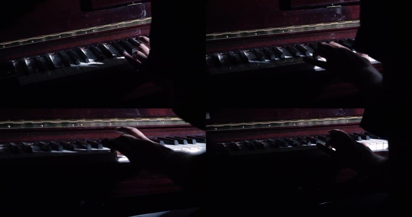 黑暗房间里的钢琴家