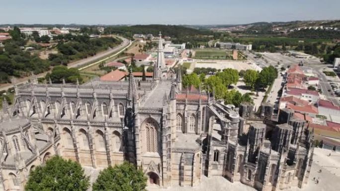 壮观的巴塔哈修道院，葡萄牙华丽的哥特式建筑。鸟瞰图