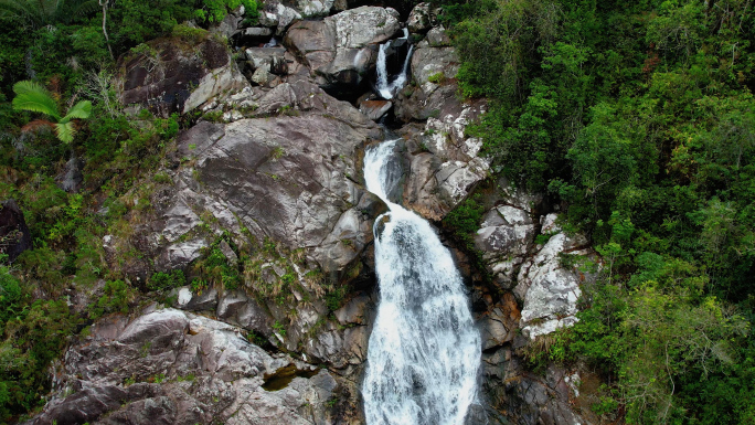 海南吊罗山国家森林公园石晴瀑布景观航拍