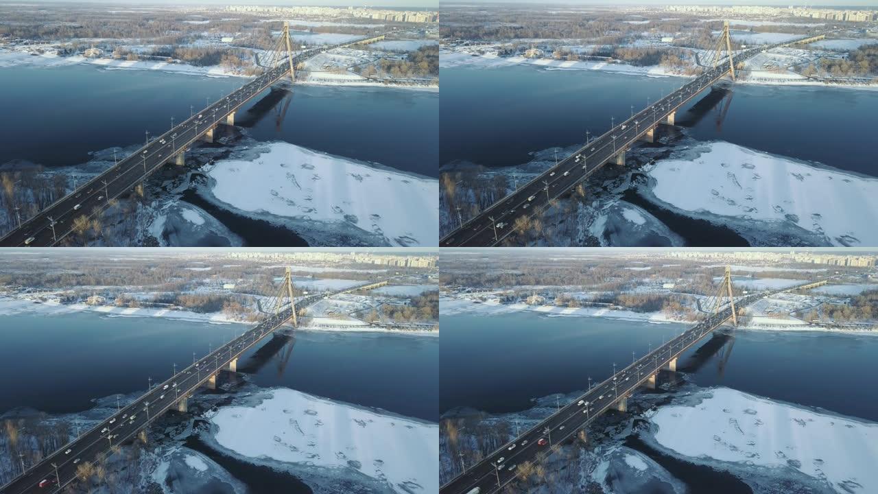 2月10日乌克兰基辅，南桥。从飞行高度观看，在日落时分在冬季景观