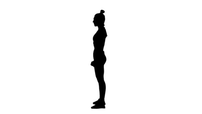 穿着运动服的年轻女子的黑色轮廓做运动，蹲在酒吧里。腿部和手臂锻炼，女性健身。白色背景上的全长侧视图。