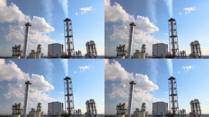 高层炼油厂制造结构的油气精炼石化厂鸟瞰图。