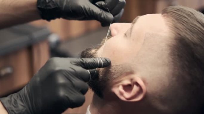 理发师在脸上做穿线程序