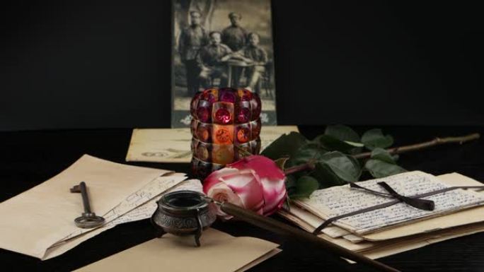 旧信件、明信片和照片。家庭档案，记忆